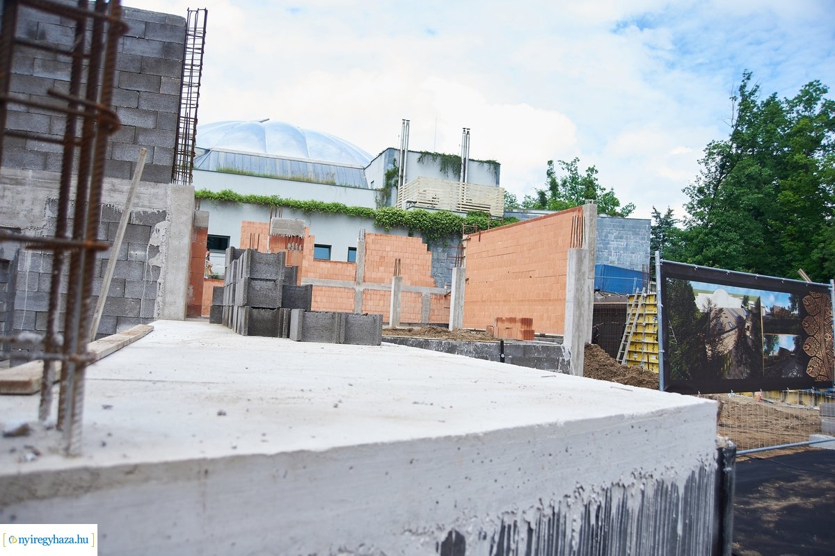 Helyszíni szemle az Indiaház és Madárröpde munkálatainál