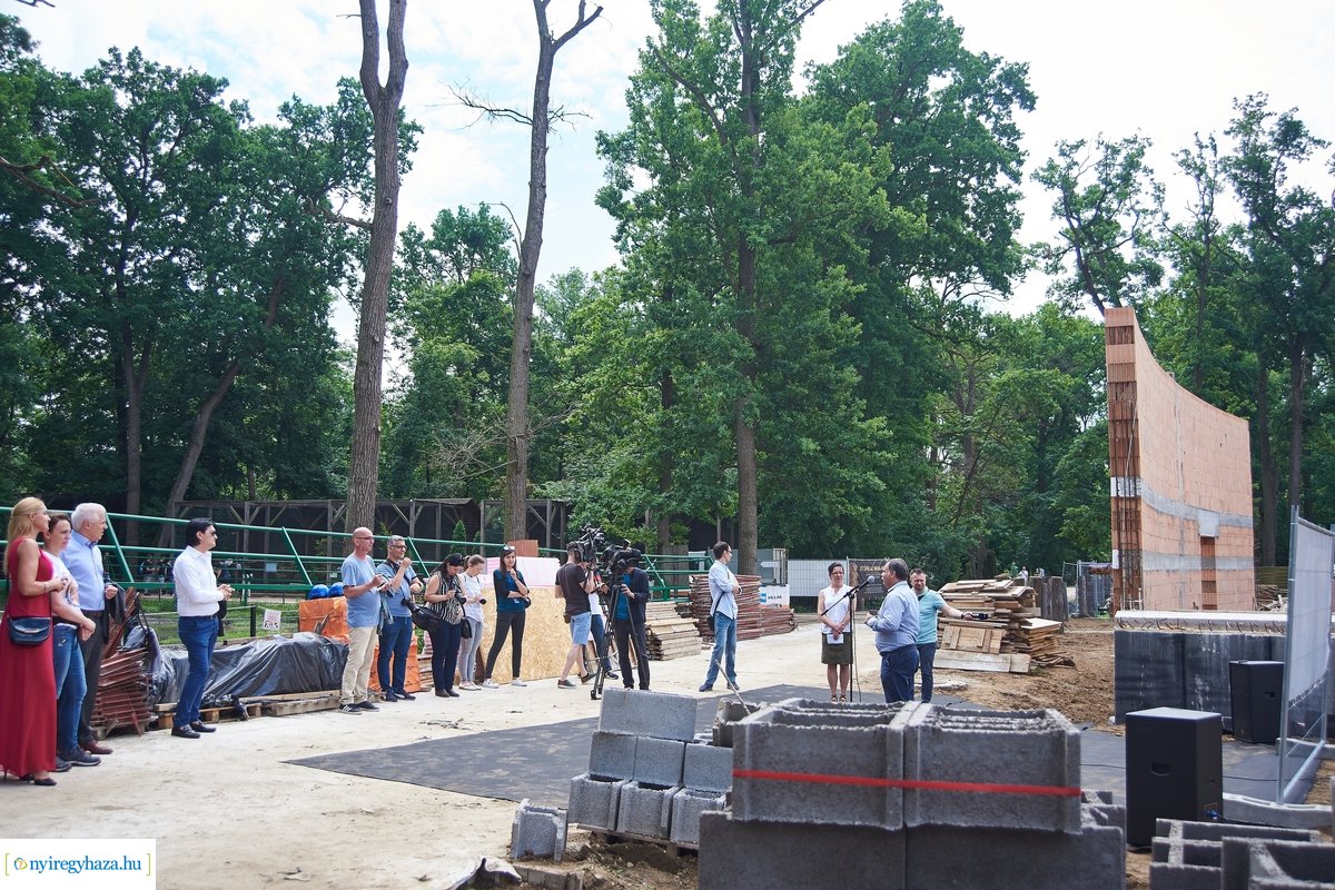 Helyszíni szemle az Indiaház és Madárröpde munkálatainál