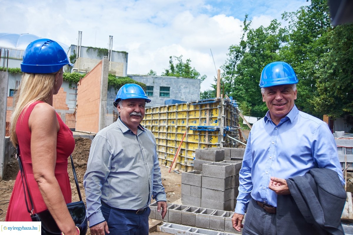 Helyszíni szemle az Indiaház és Madárröpde munkálatainál