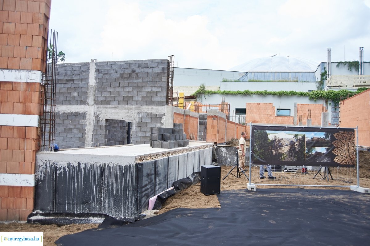Helyszíni szemle az Indiaház és Madárröpde munkálatainál