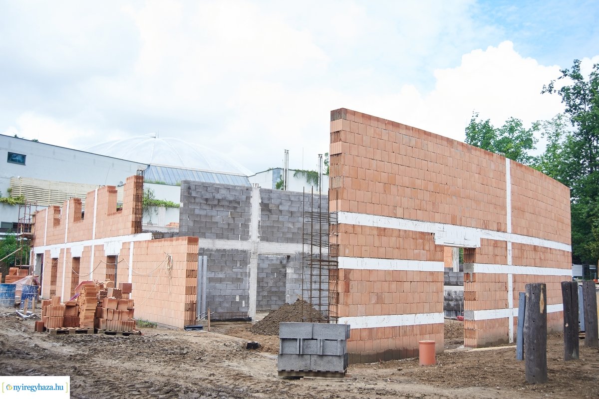 Helyszíni szemle az Indiaház és Madárröpde munkálatainál