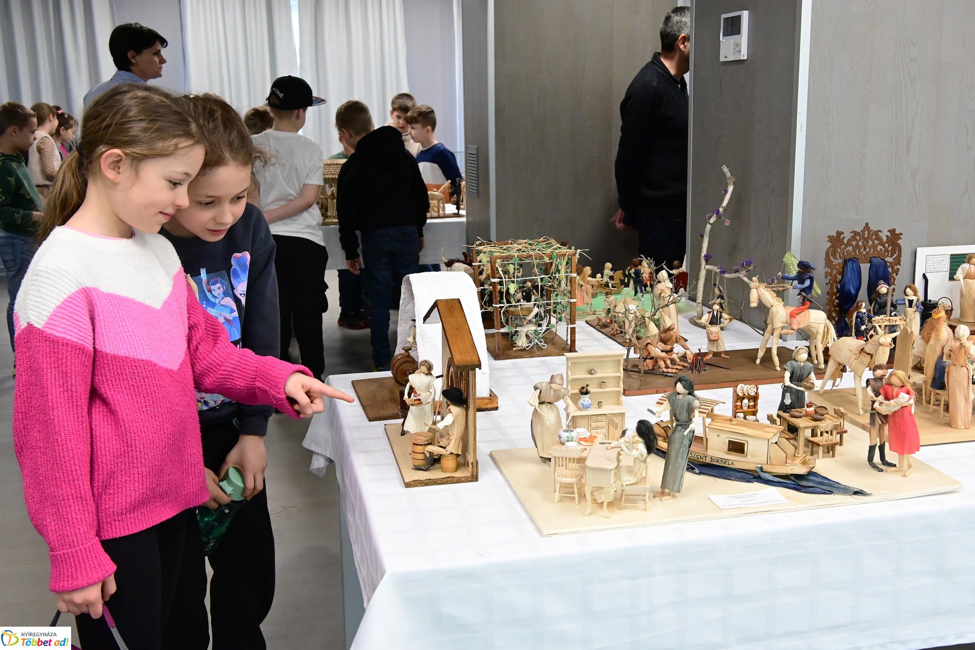 Hímestojás és csuhébaba kiállításmegnyitó a Kállay Gyűjteményben