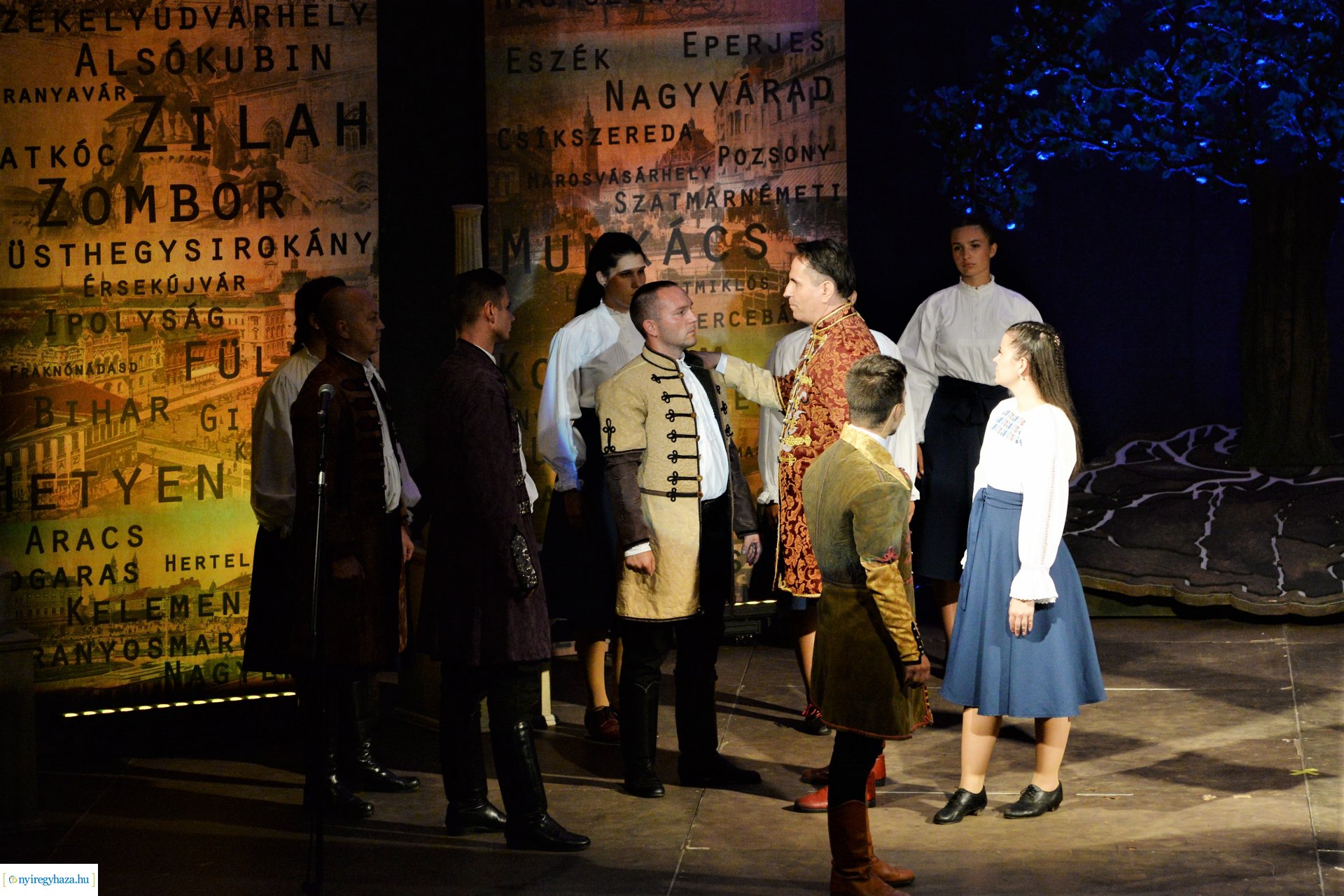 Hiszek egy hazában - a Mandala Dalszínház előadása