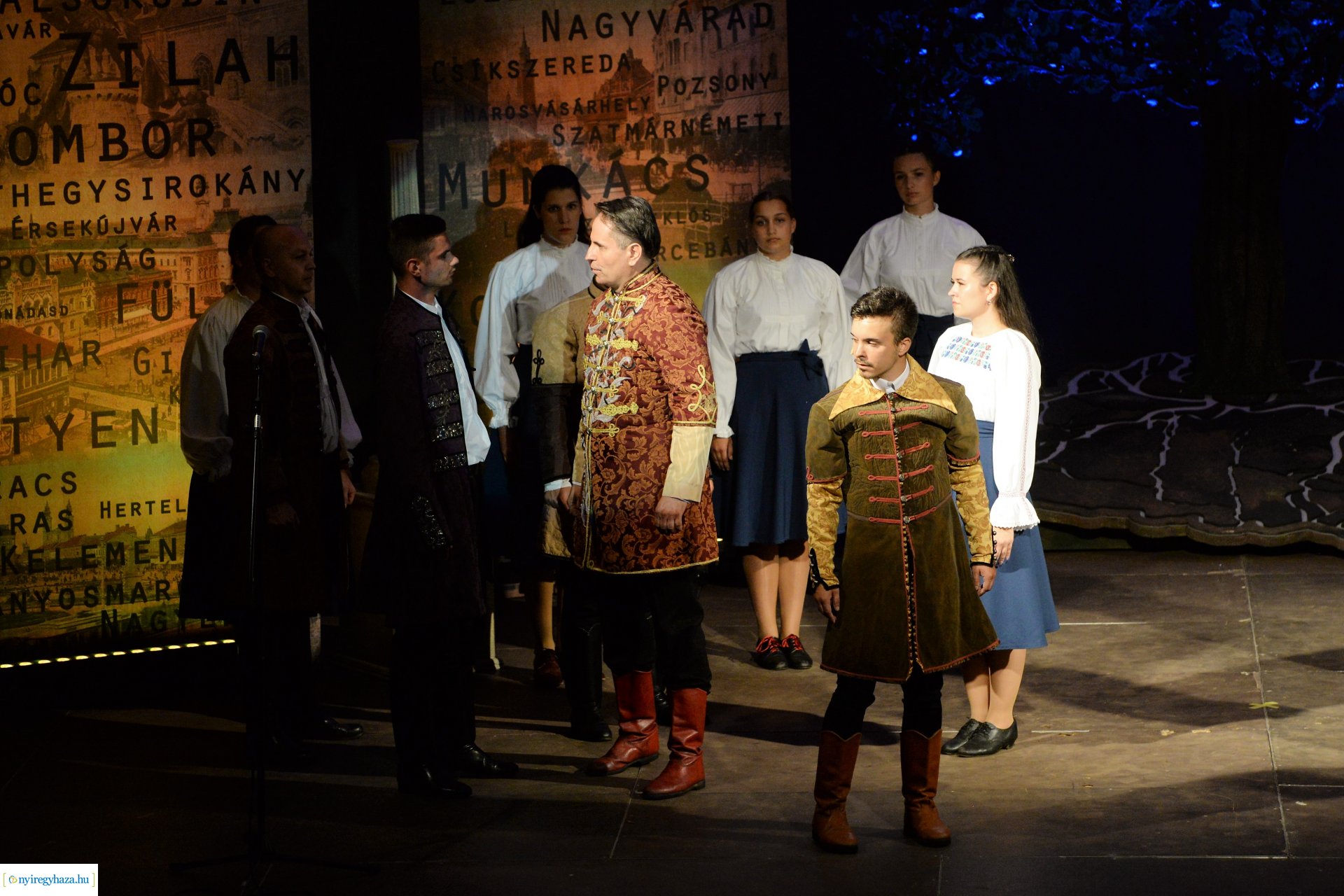 Hiszek egy hazában - a Mandala Dalszínház előadása