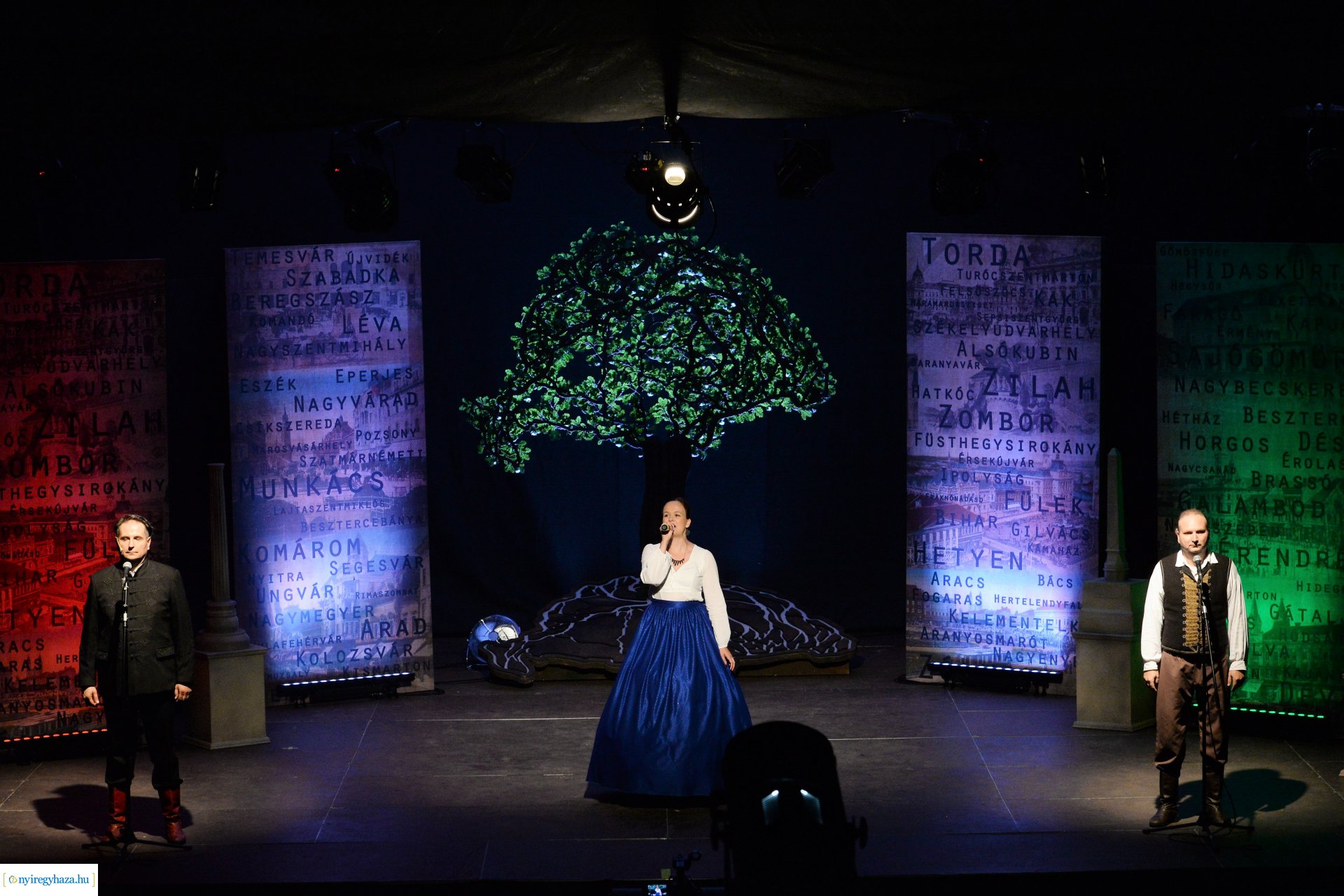 Hiszek egy hazában - a Mandala Dalszínház előadása