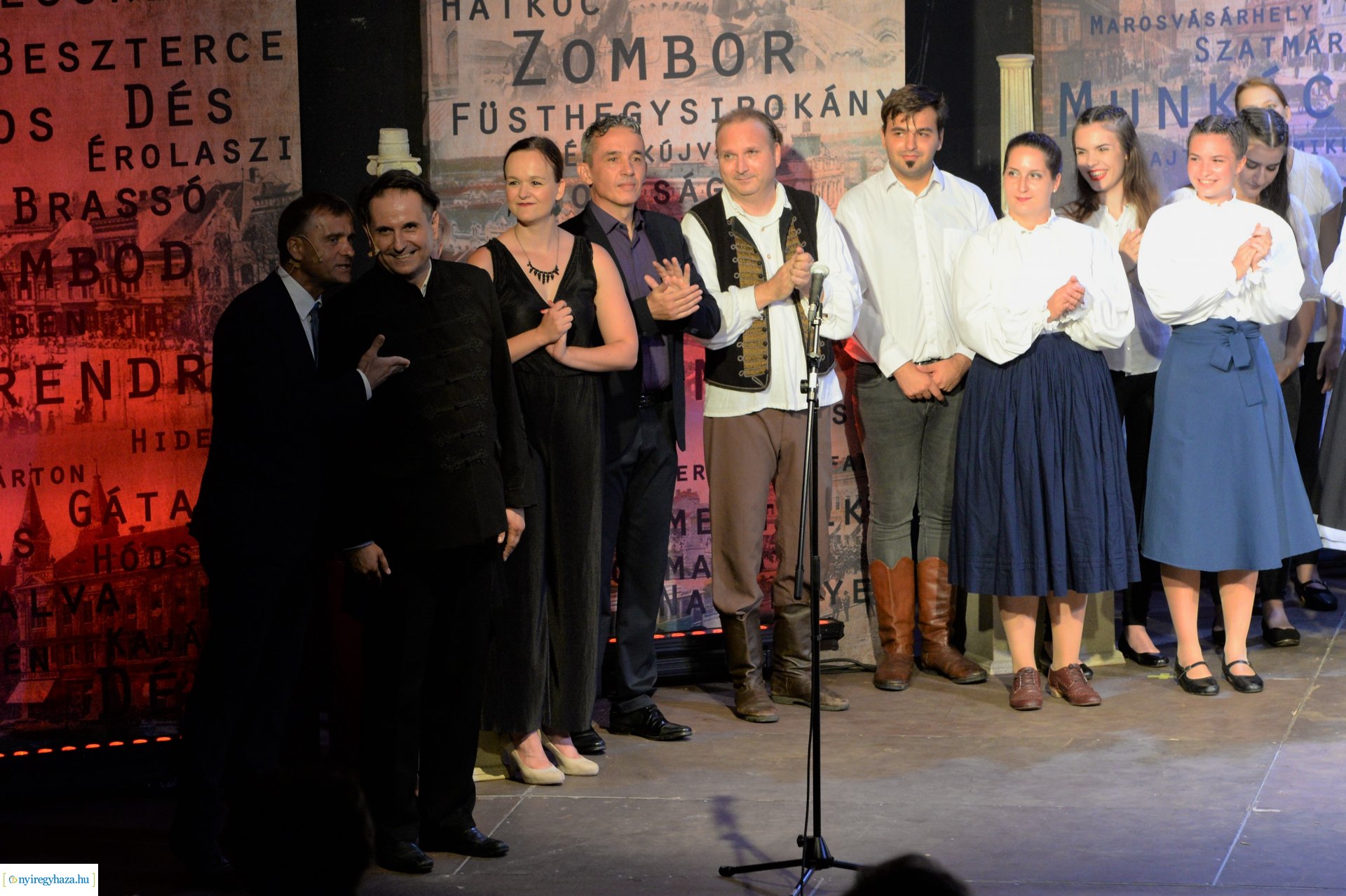 Hiszek egy hazában - a Mandala Dalszínház előadása