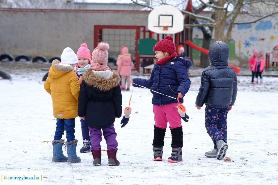 Hó móka a Bem iskolában 20221213