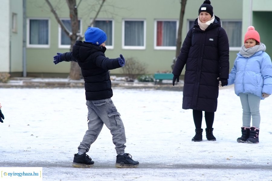 Hó móka a Bem iskolában 20221213