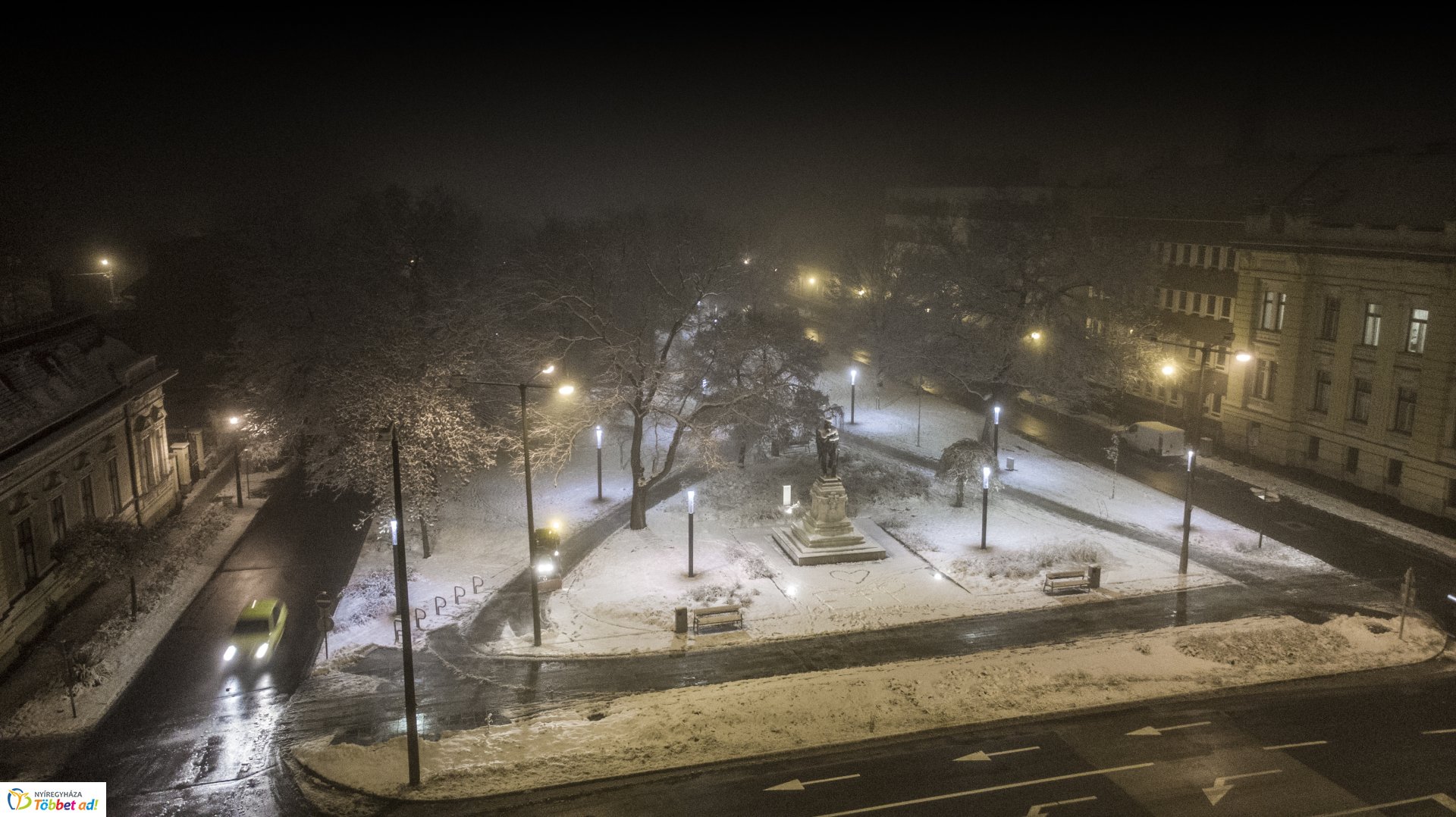 Hófedte belváros az éj leple alatt