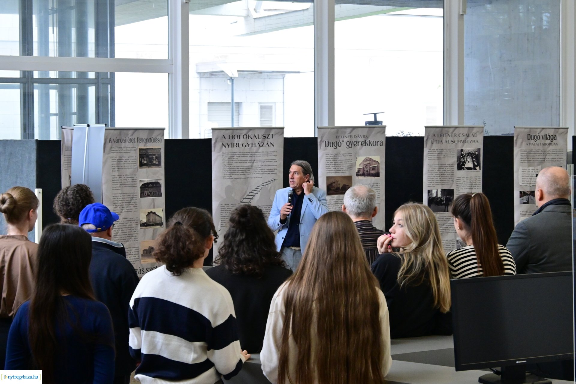 Holokauszt kiállítás a művelődési házban 20241011