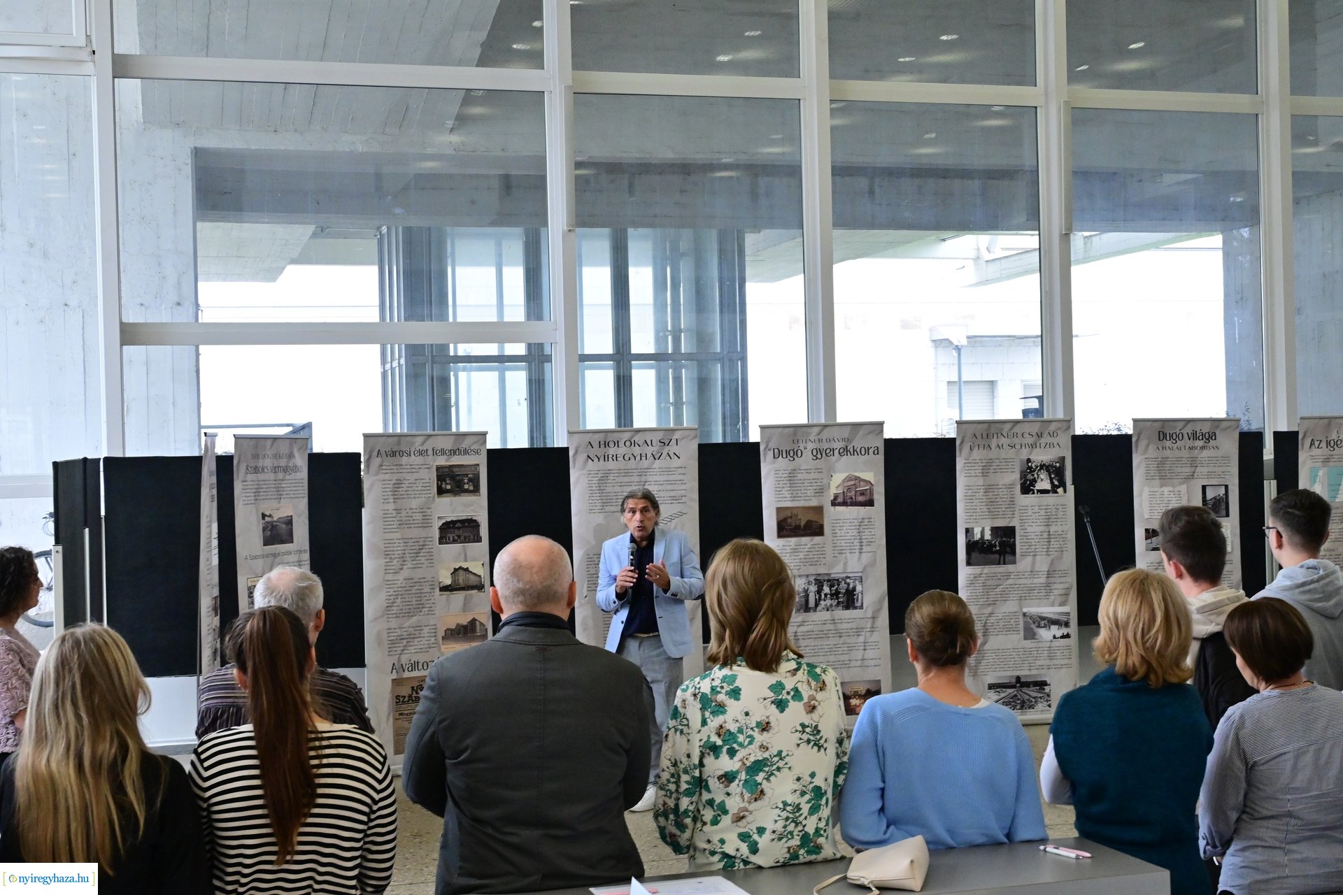 Holokauszt kiállítás a művelődési házban 20241011