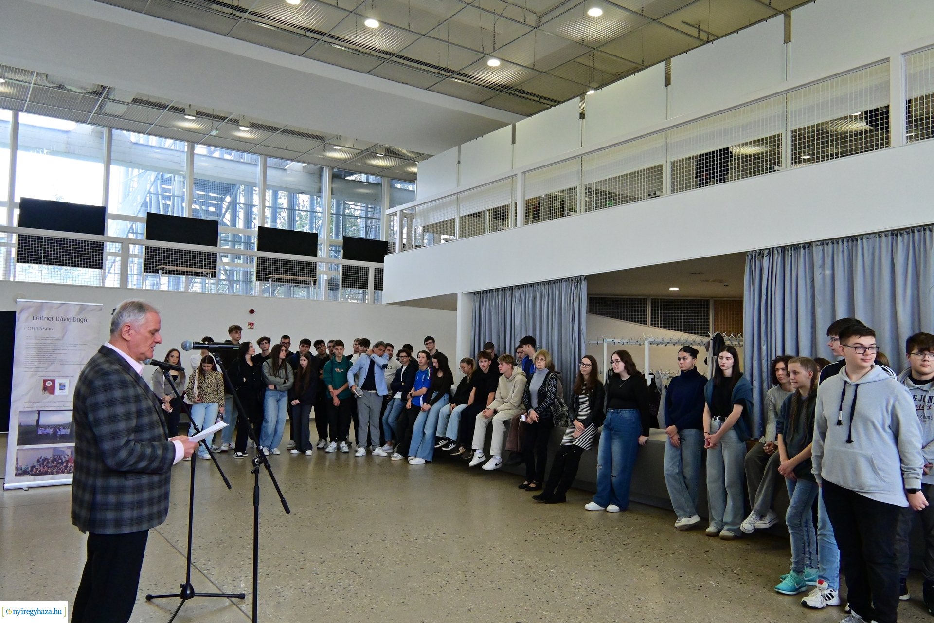 Holokauszt kiállítás a művelődési házban 20241011