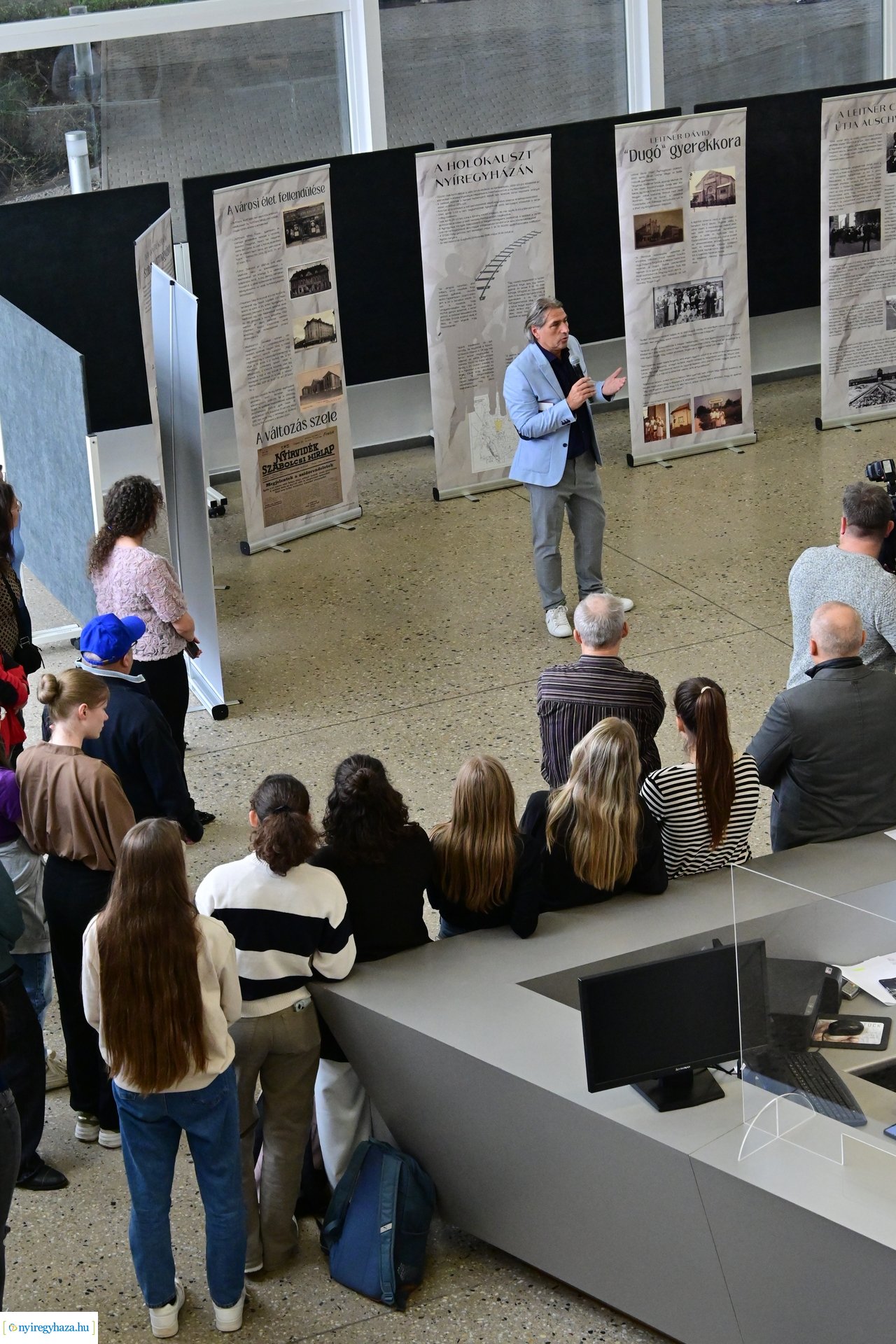Holokauszt kiállítás a művelődési házban 20241011