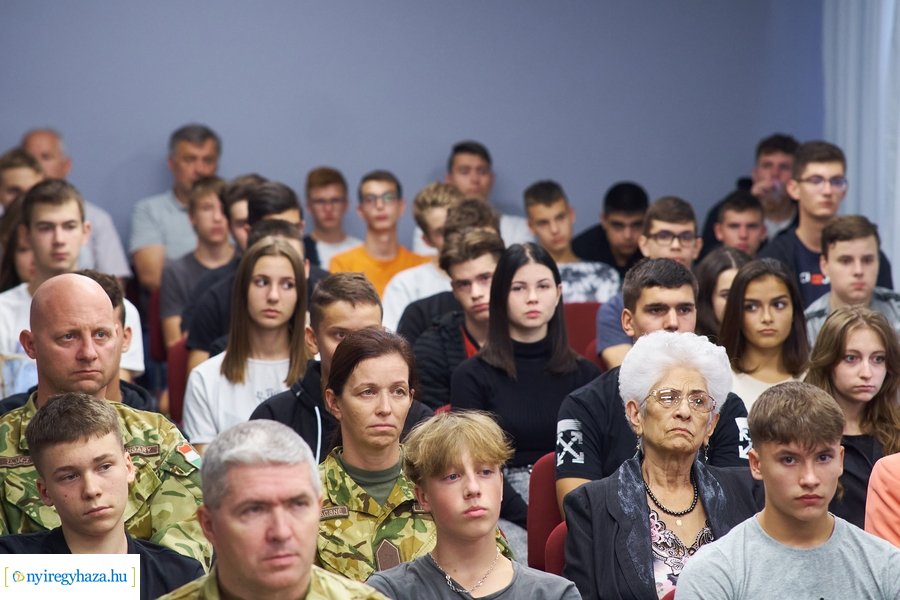 Honvédelmi előadás a Kállay Házban