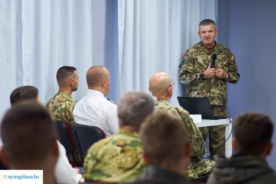 Honvédelmi előadás a Kállay Házban