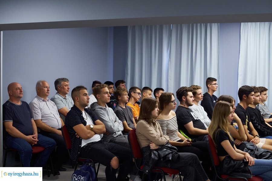 Honvédelmi előadás a Kállay Házban