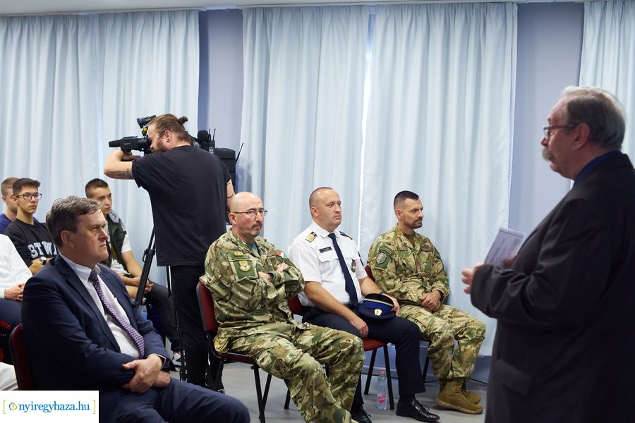 Honvédelmi előadás a Kállay Házban