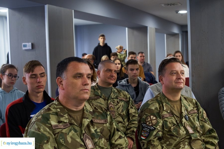 Honvédelmi előadás a Kállay Házban