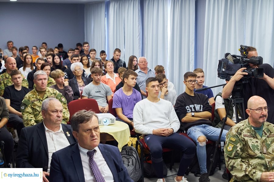 Honvédelmi előadás a Kállay Házban