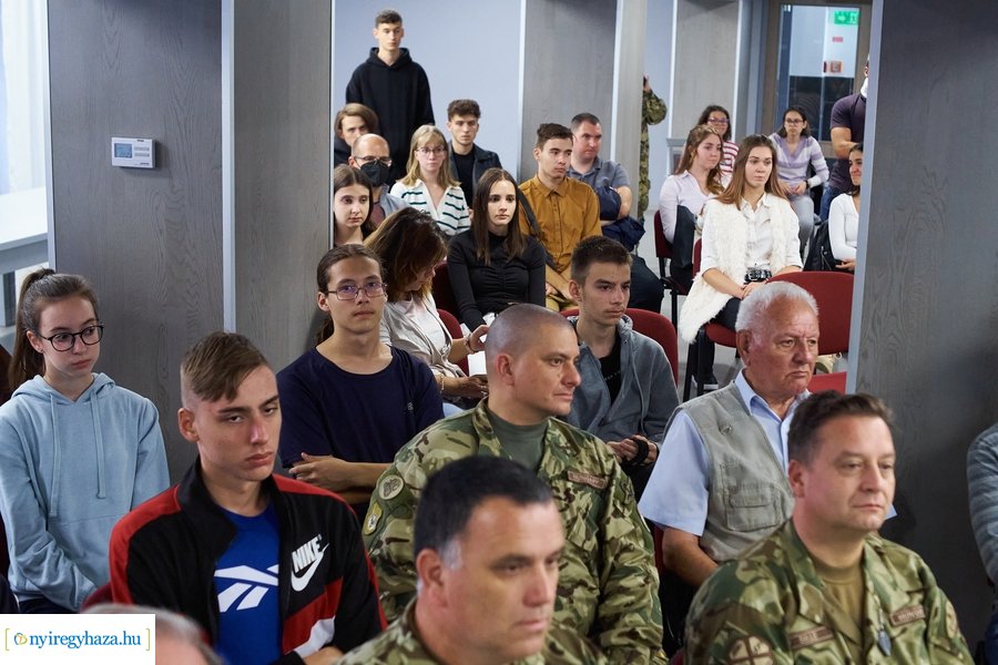 Honvédelmi előadás a Kállay Házban