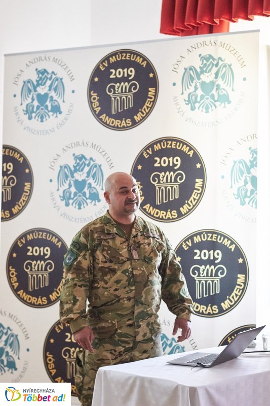 Honvédelmi előadás a múzeumban