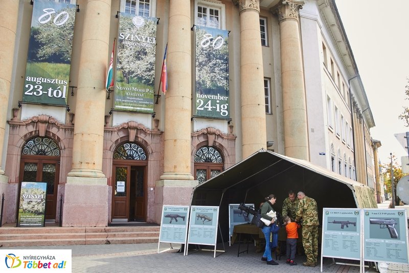 Honvédelmi előadás a múzeumban