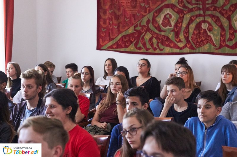 Honvédelmi előadás a múzeumban