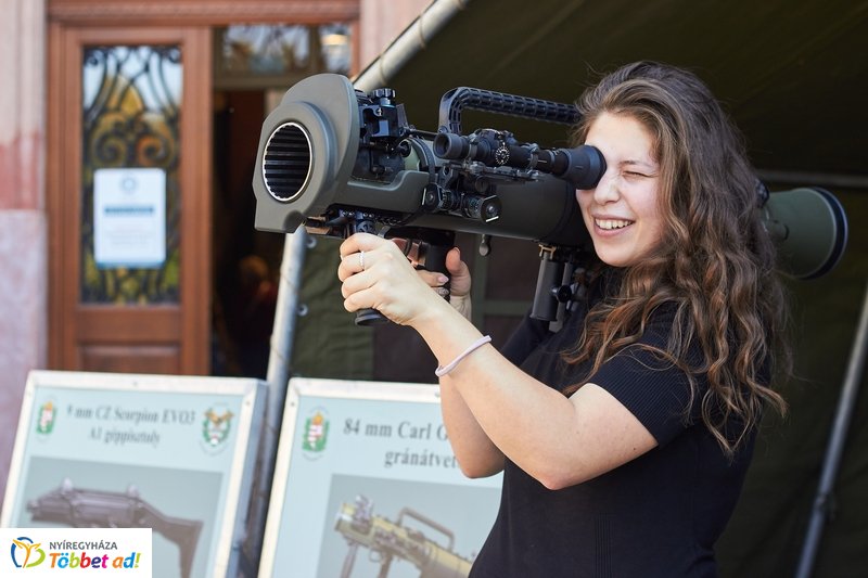 Honvédelmi előadás a múzeumban