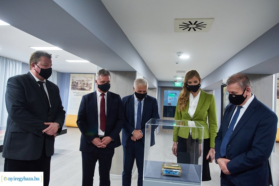 Honvédelmi miniszter előadása a Kállay Házban