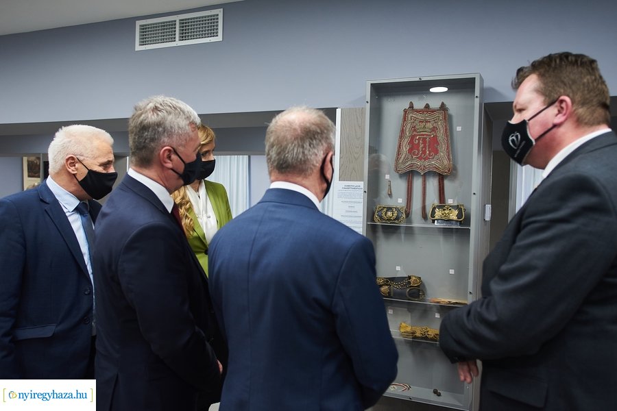 Honvédelmi miniszter előadása a Kállay Házban