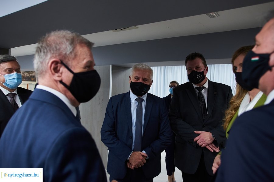 Honvédelmi miniszter előadása a Kállay Házban