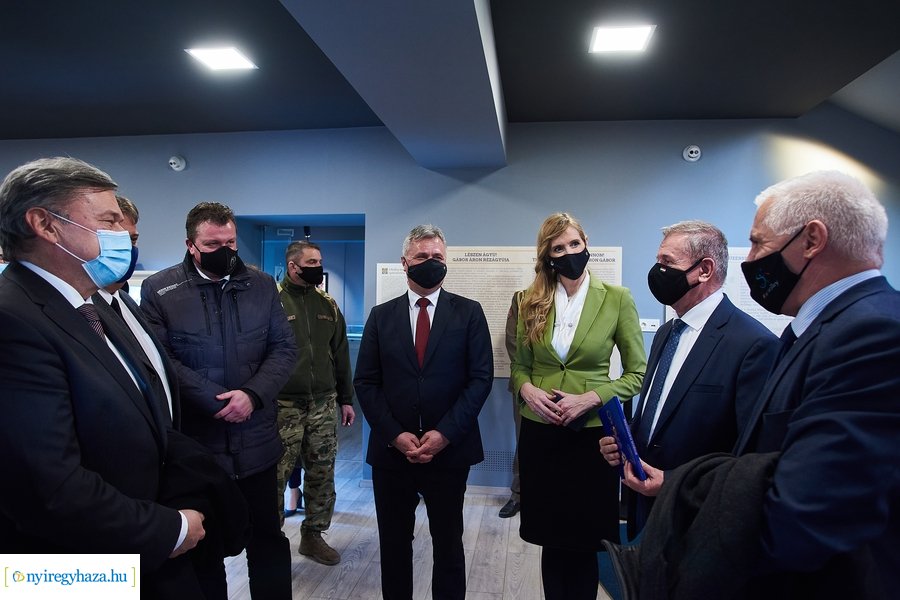 Honvédelmi miniszter előadása a Kállay Házban