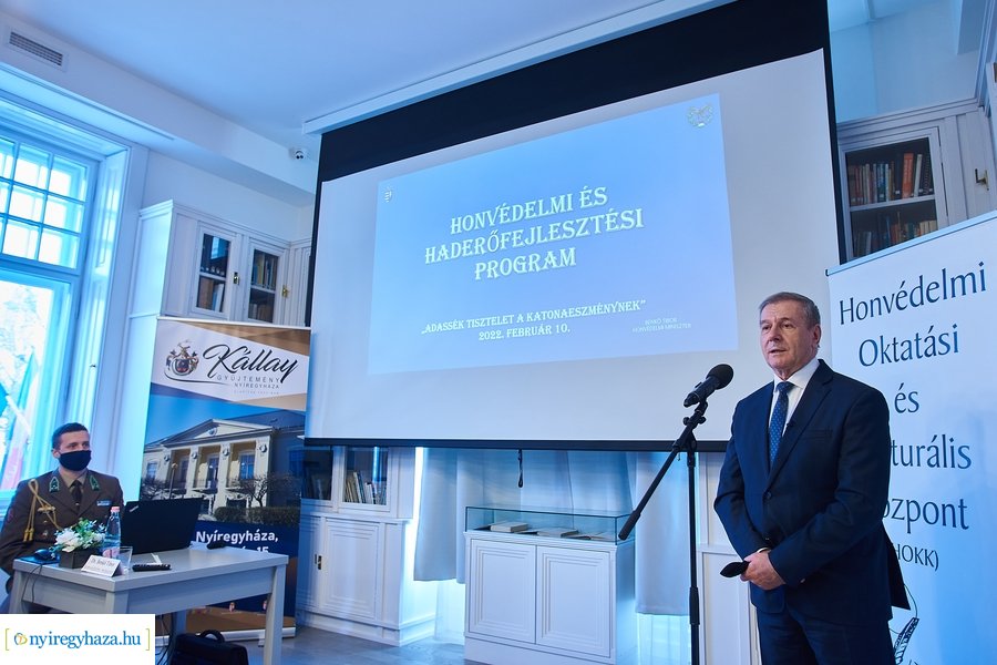 Honvédelmi miniszter előadása a Kállay Házban