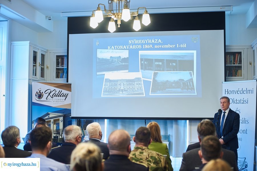 Honvédelmi miniszter előadása a Kállay Házban