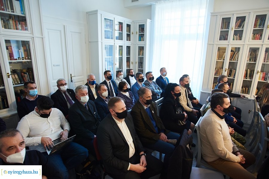 Honvédelmi miniszter előadása a Kállay Házban