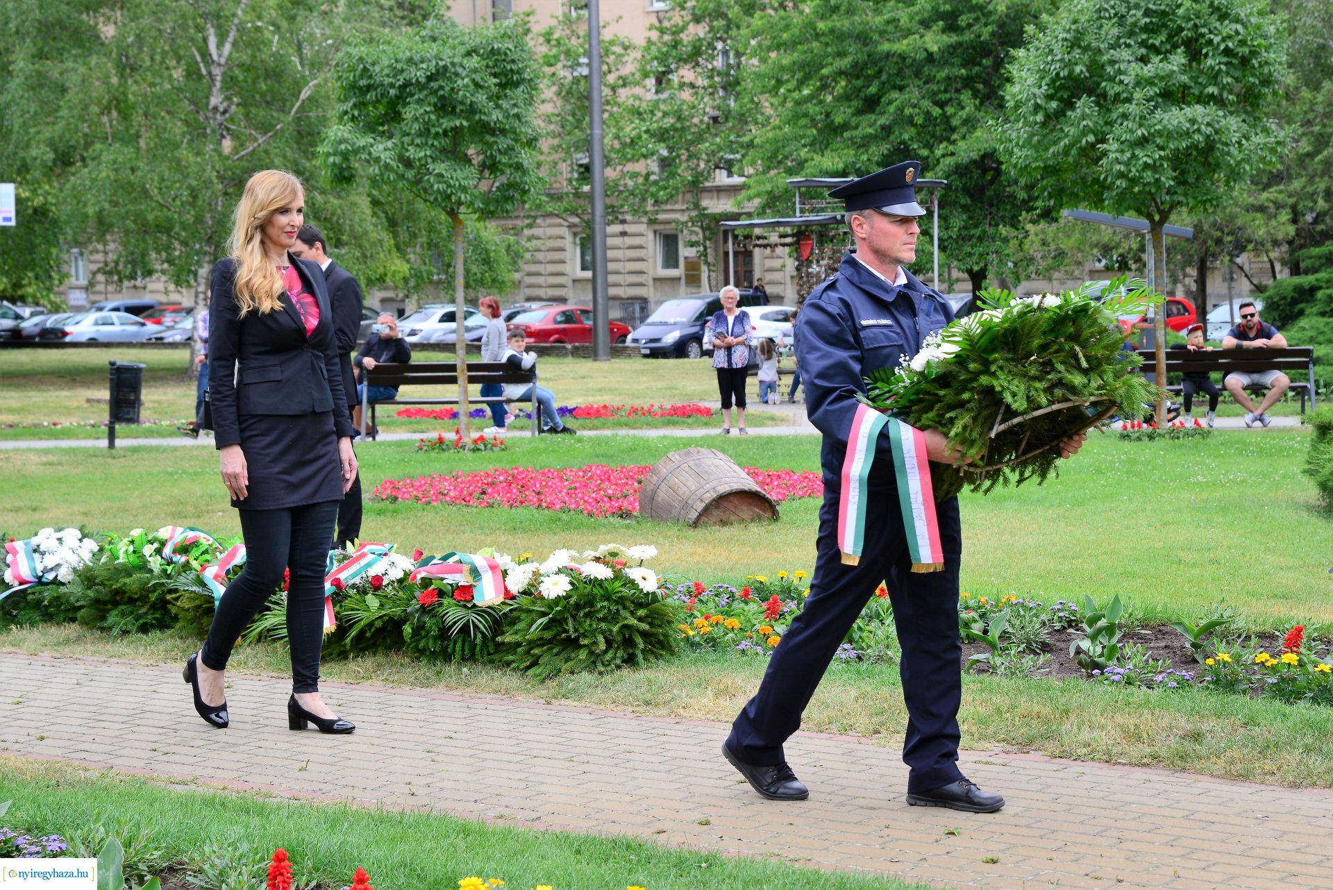 Hősök napja - koszorúzás a Hősök terén