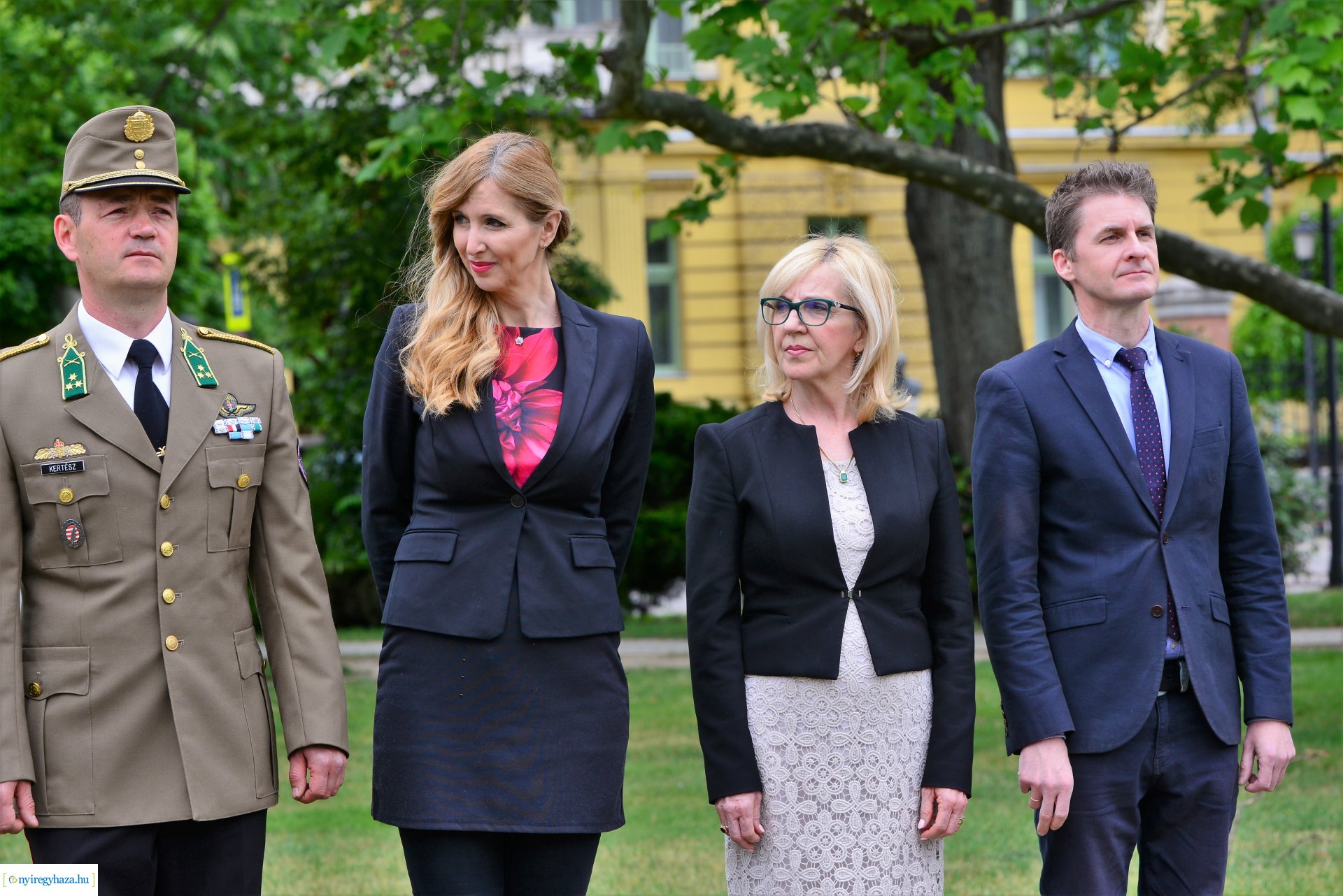 Hősök napja - koszorúzás a Hősök terén