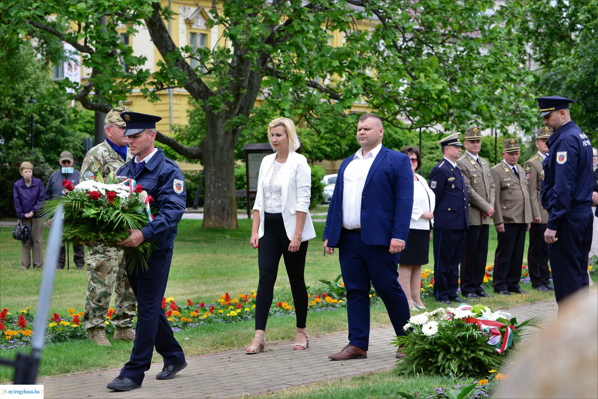 Hősök napja - koszorúzás a Hősök terén