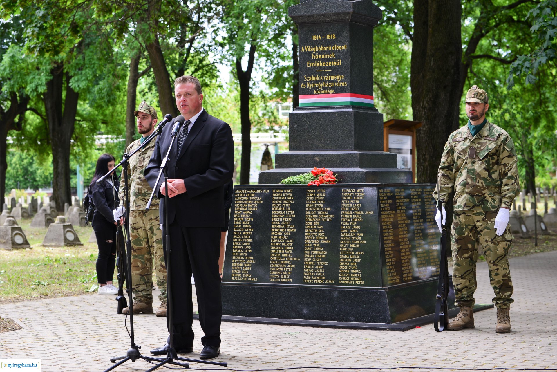Hősök napja - megemlékezés a Hősök temetőjében