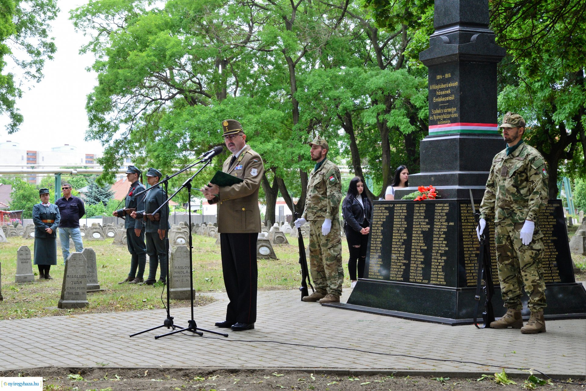 Hősök napja - megemlékezés a Hősök temetőjében