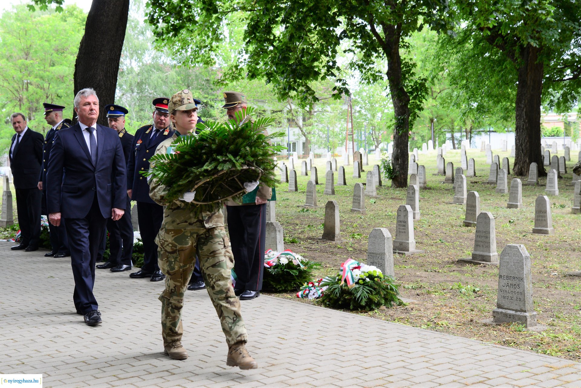 Hősök napja - megemlékezés a Hősök temetőjében