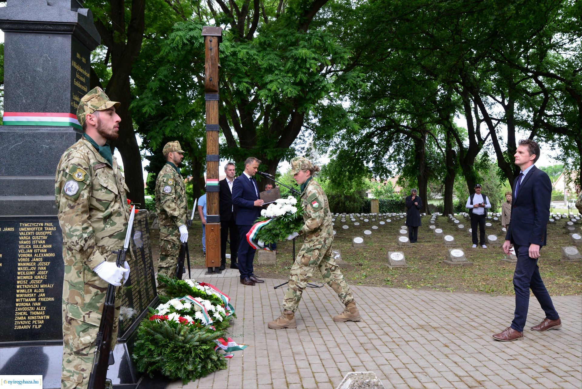 Hősök napja - megemlékezés a Hősök temetőjében
