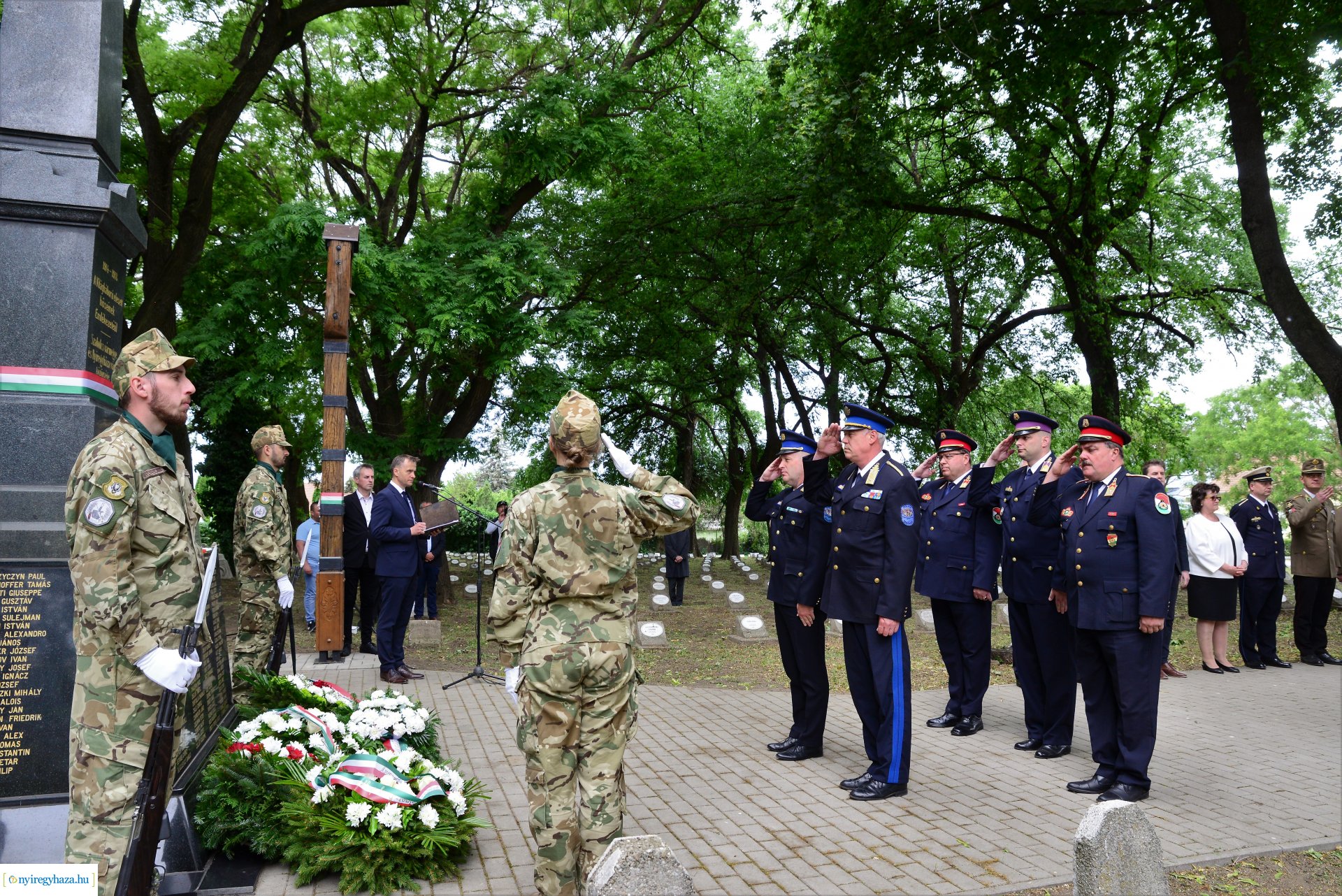 Hősök napja - megemlékezés a Hősök temetőjében