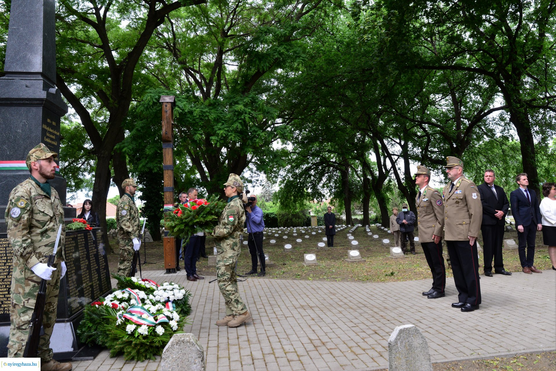 Hősök napja - megemlékezés a Hősök temetőjében