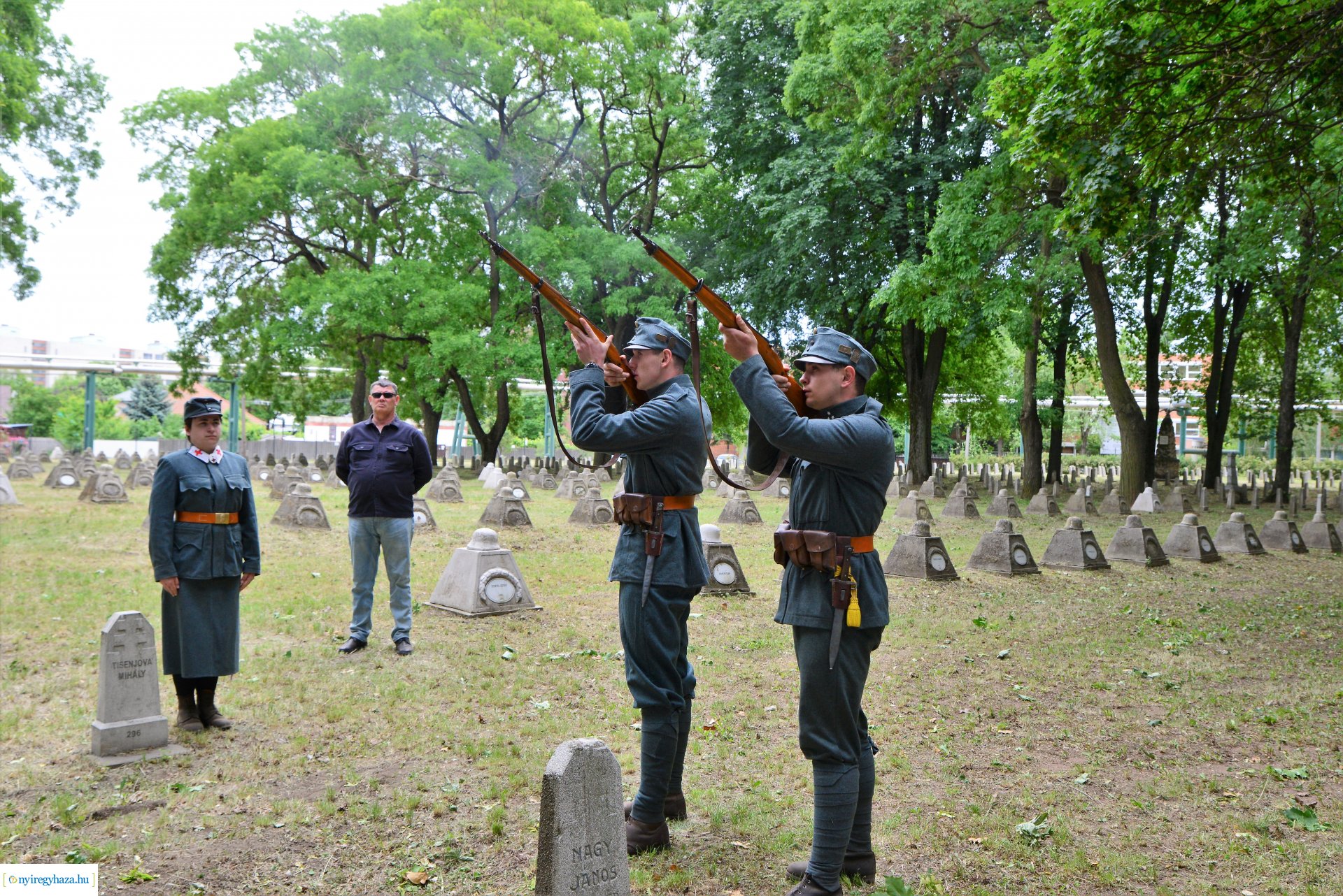 Hősök napja - megemlékezés a Hősök temetőjében