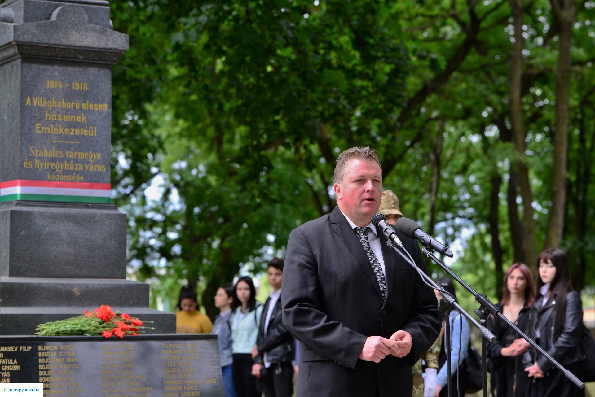 Hősök napja - megemlékezés a Hősök temetőjében