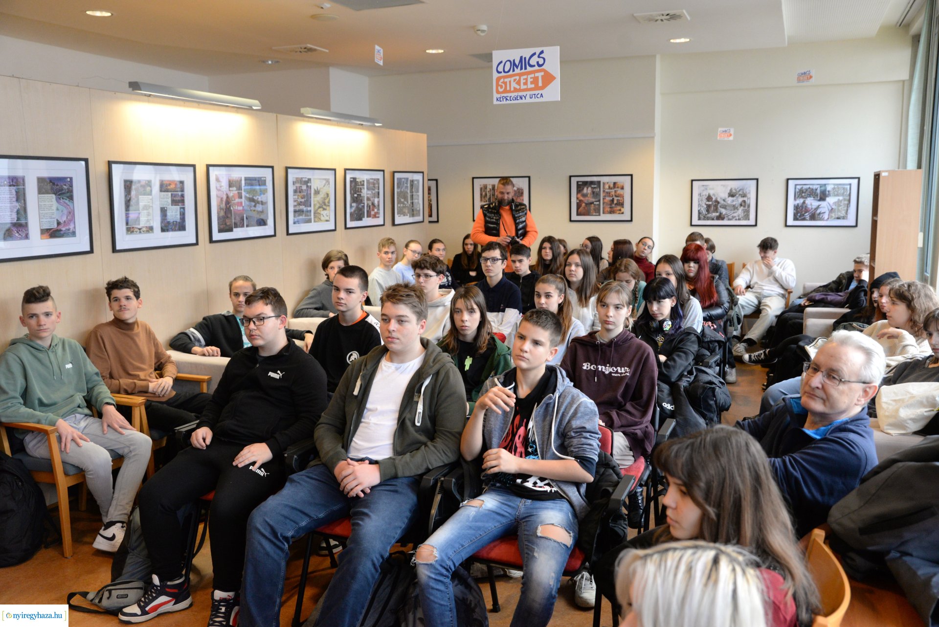Hősök tere – a történelmi képregény Magyarországon - kötetbemutató a Képregénytárban