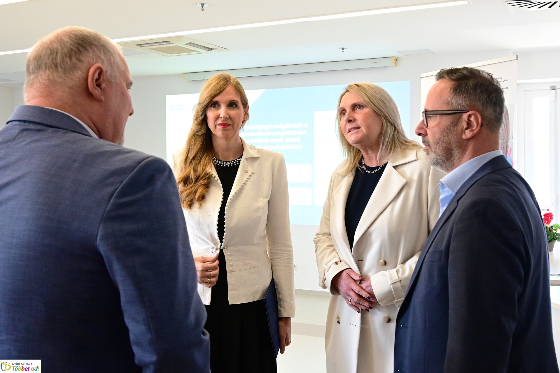 Hospitals projektnyitó