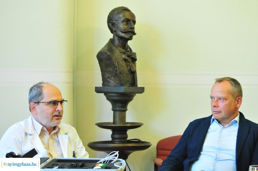 Hübner adomány a kórháznak 20230904