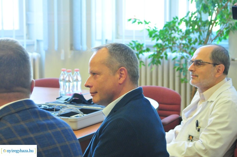 Hübner adomány a kórháznak 20230904